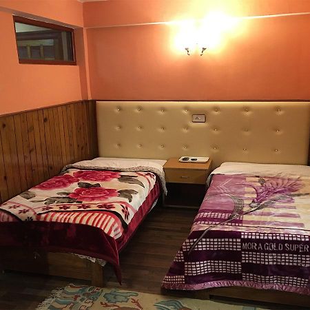 Hotel Sherpa Дарджилинг Екстериор снимка